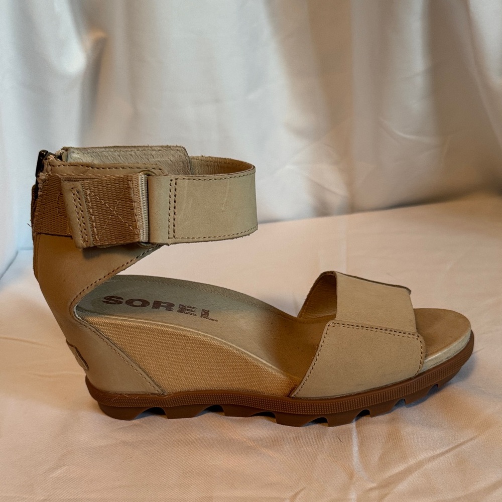 Sorel Women's Beige Wedge Sandals